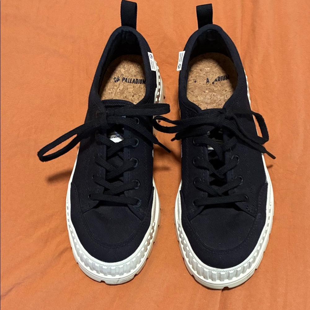 Palladium Black Canvas Low-Top Lace-Up Sneakers with White Sole Size 8
